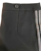 Short con lineas laterales