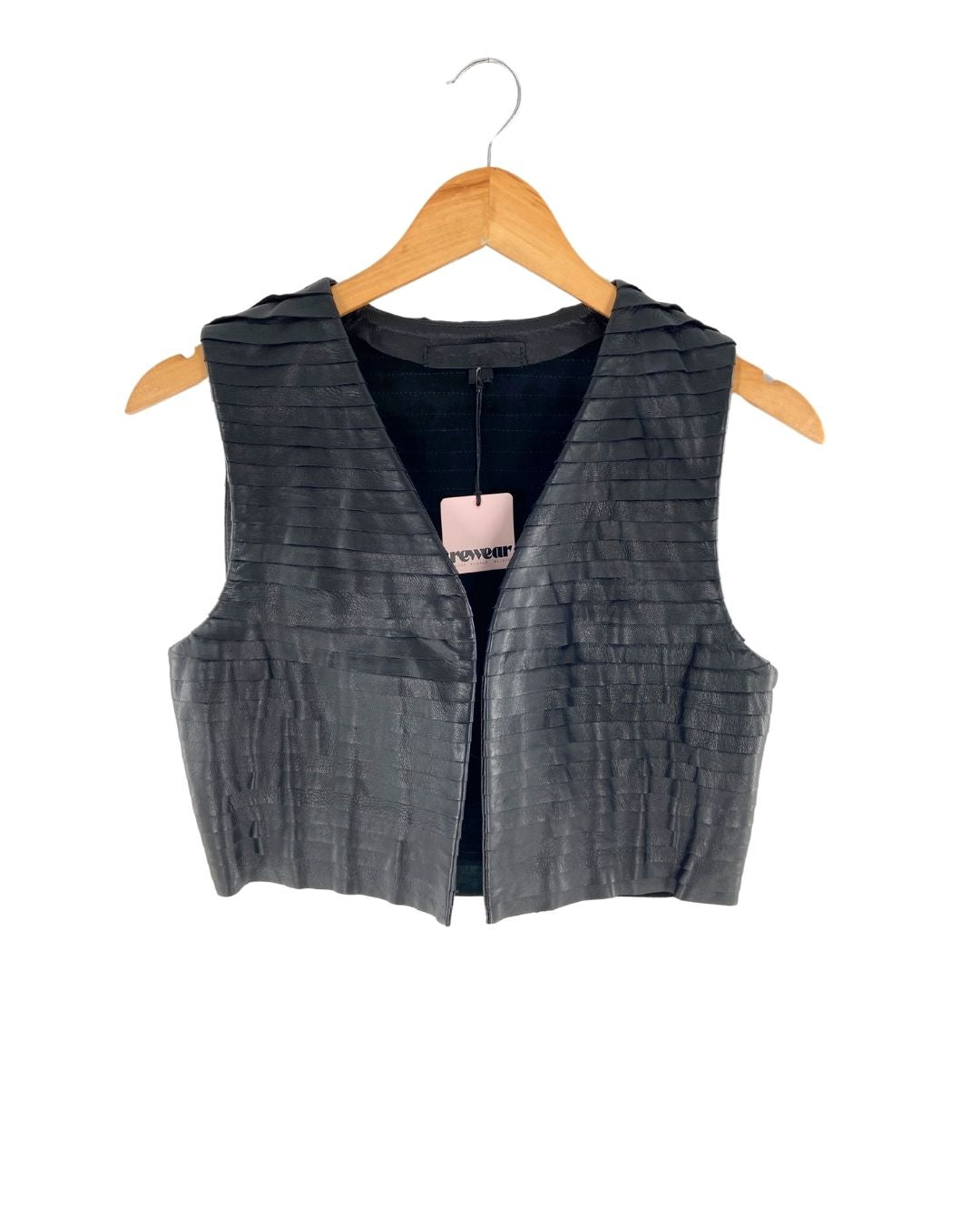 Chaleco crop en cuero en capas