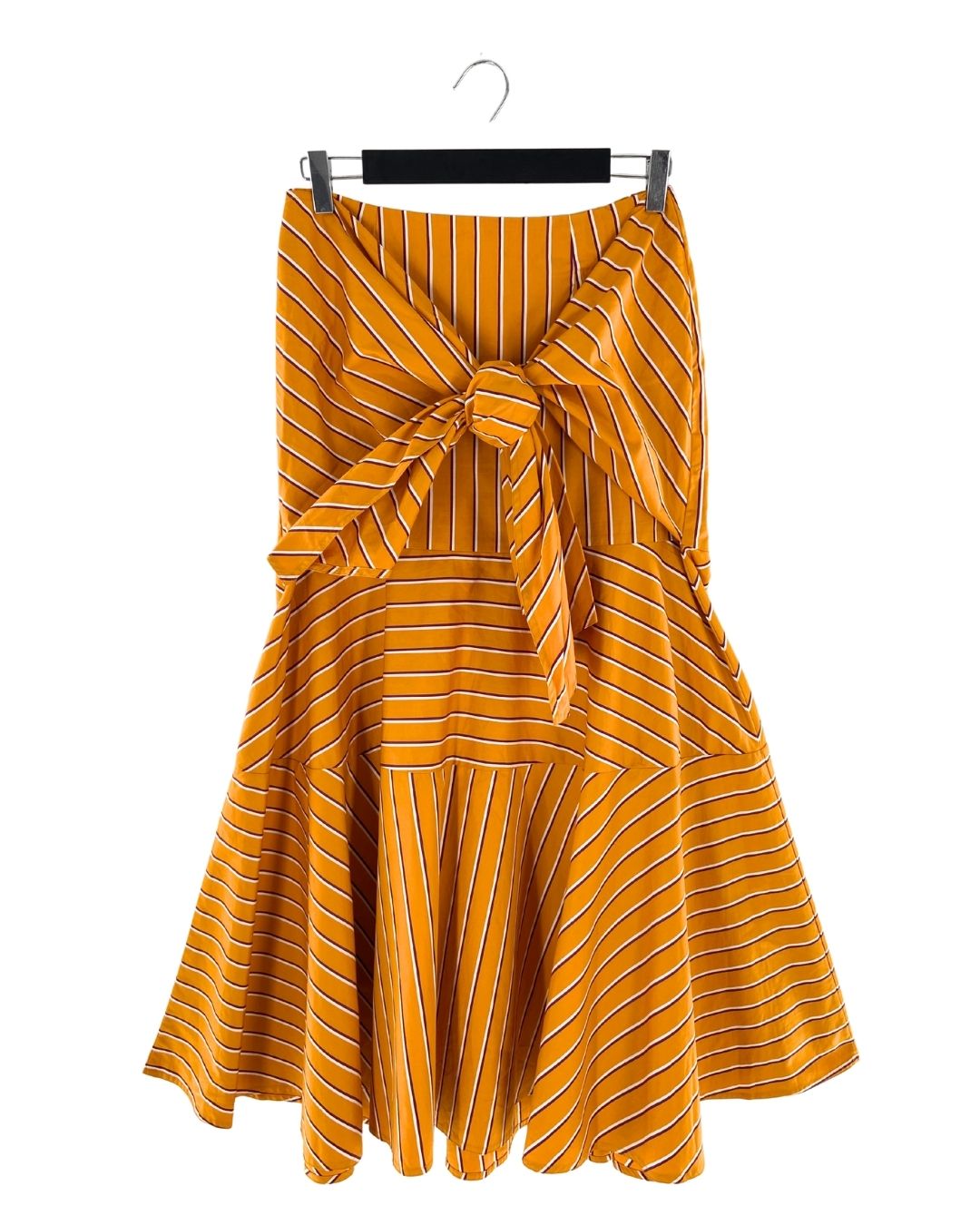 Falda a rayas con anudado