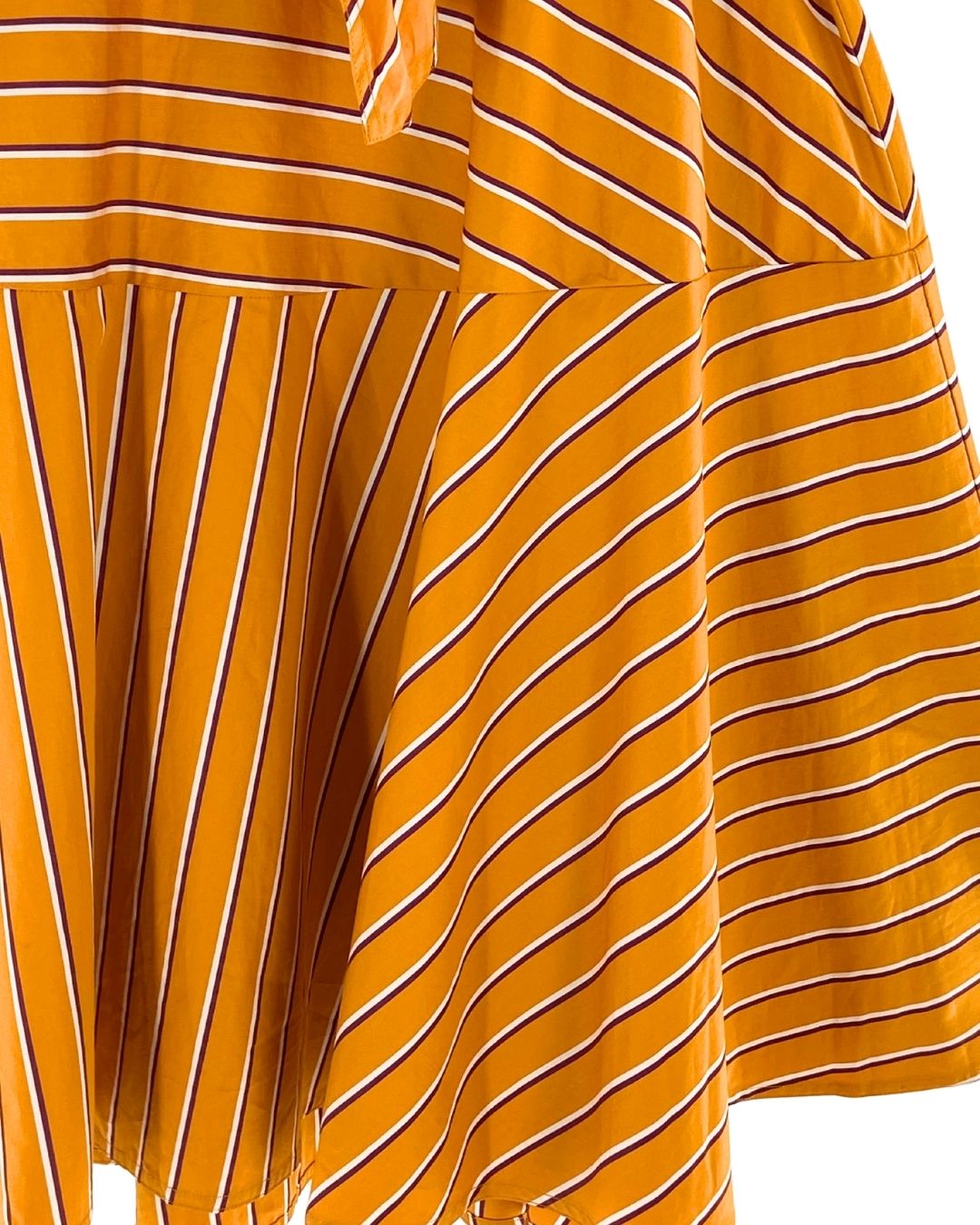 Falda a rayas con anudado