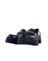 Loafers en cuero con cadena