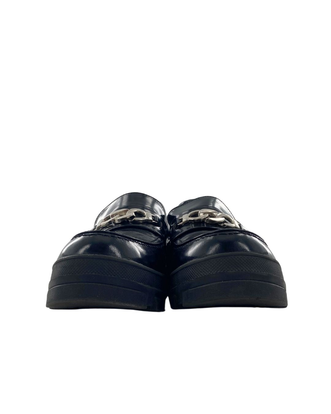 Loafers en cuero con cadena
