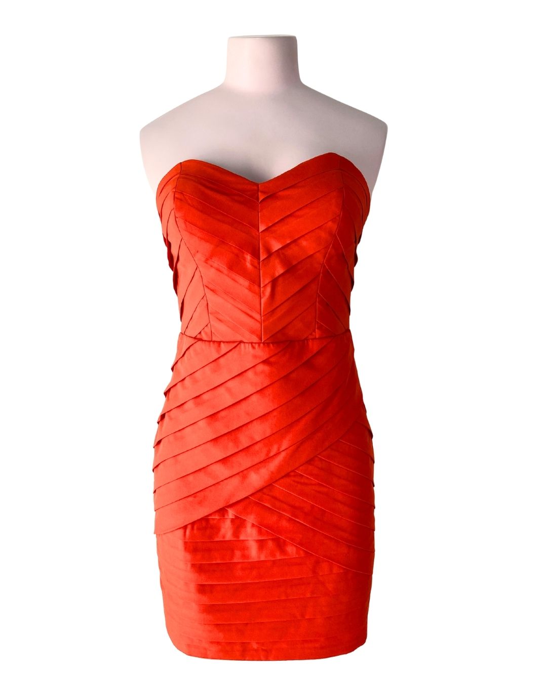 Vestido mini strapless