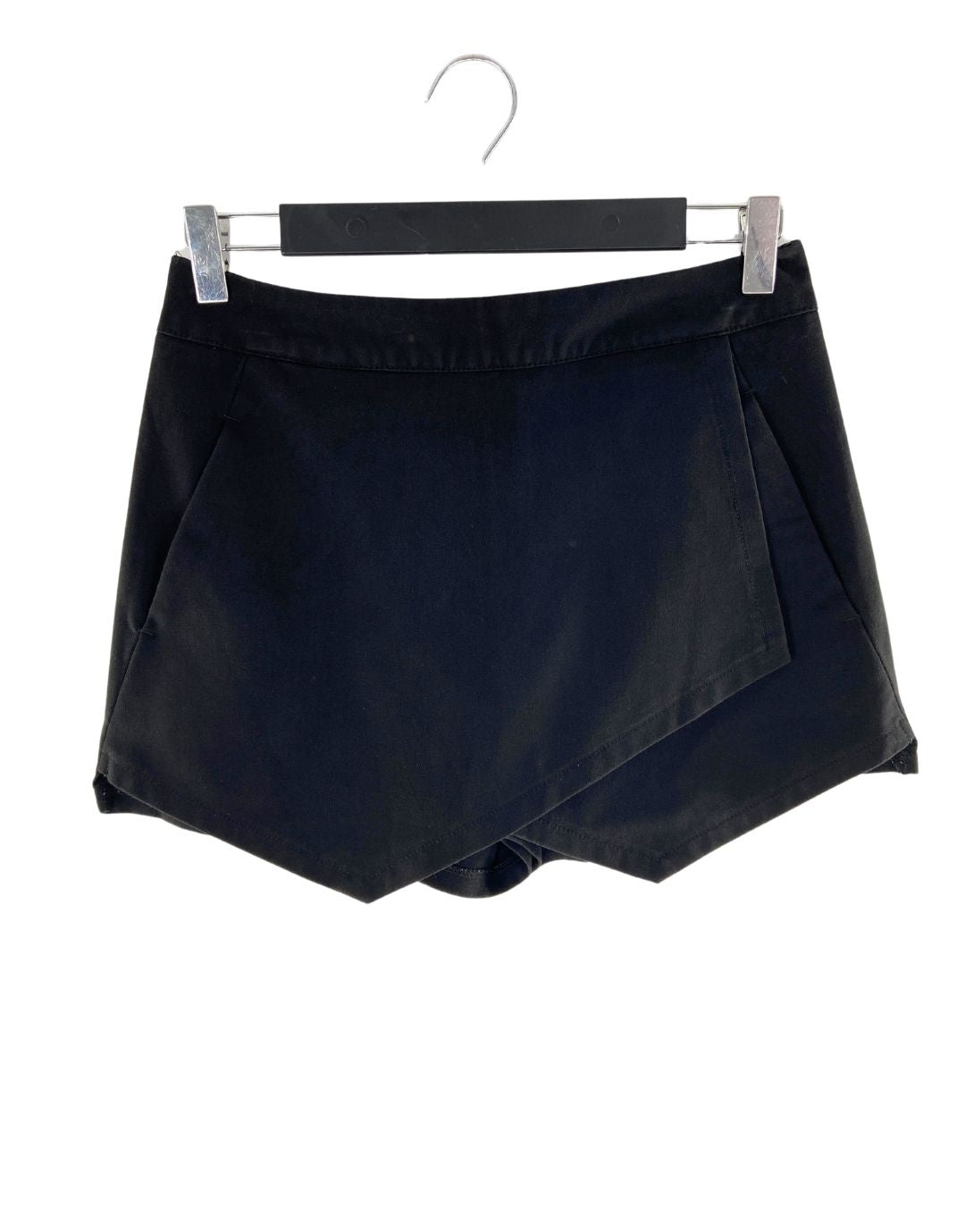 Short skirt mini