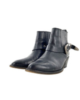 Botines en cuero con textura