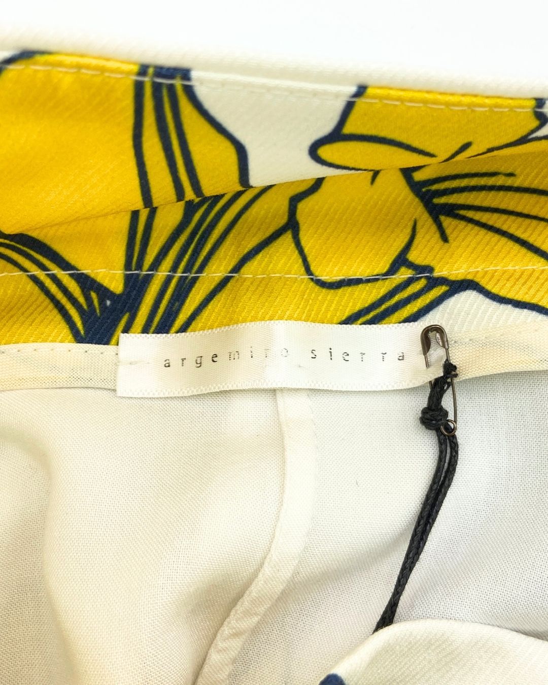 Maxi falda anudada con textura