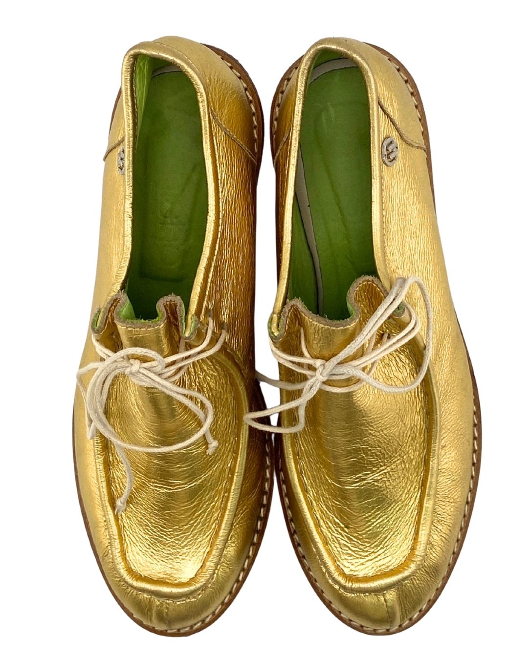 Mocasines con acabado metálico