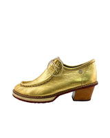 Mocasines con acabado metálico