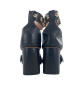 Zapatos con correa al tobillo