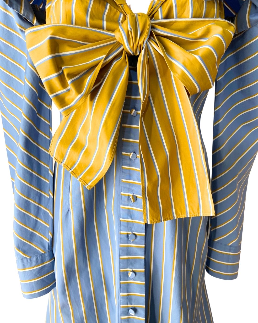 Vestido a rayas anudado