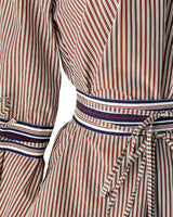 Camisa a rayas abotonada