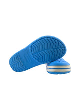 Zuecos crocband con charms