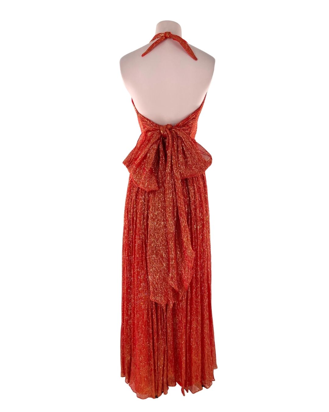 Vestido anudado en cuello