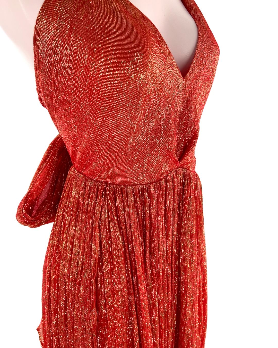 Vestido anudado en cuello