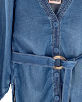 Blusa abotonada con cinturón