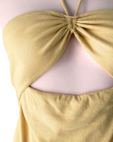 Blusa strapless cut out