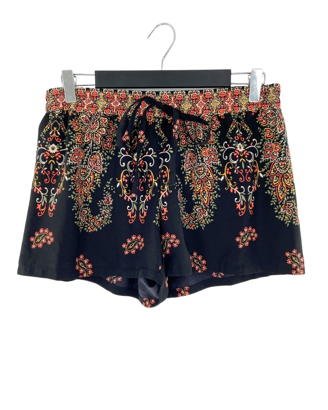 Short encauchado print paisley