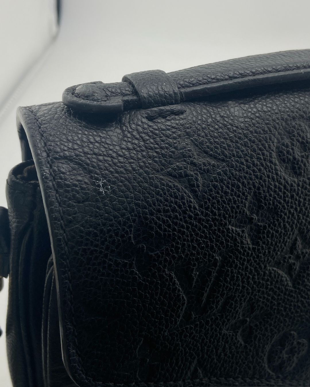 Pochette Métis Monogram