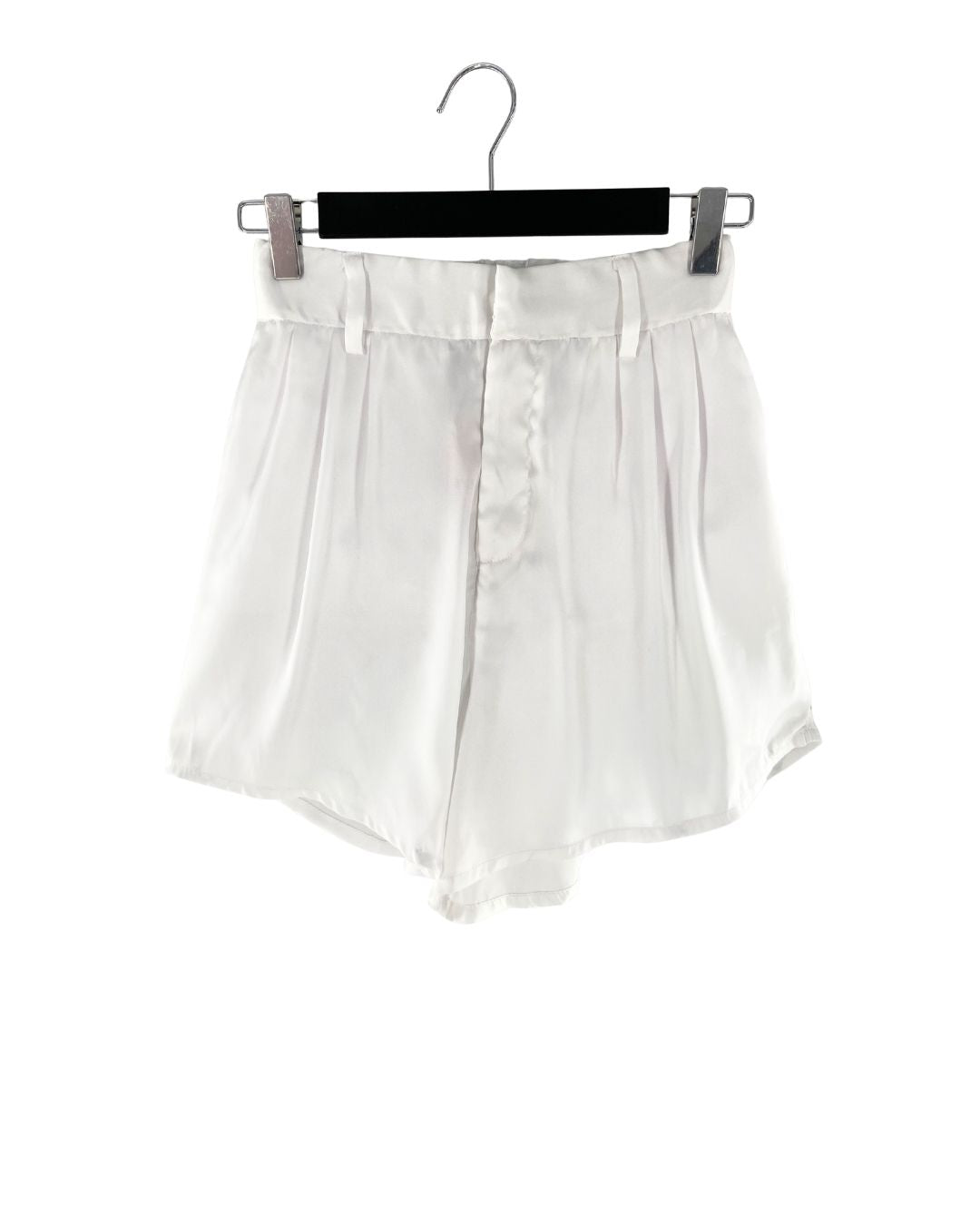 Short mini satinado encauchado