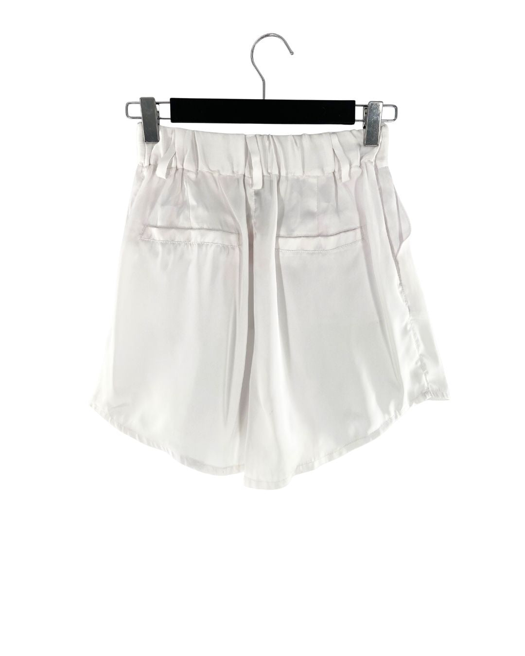 Short mini satinado encauchado