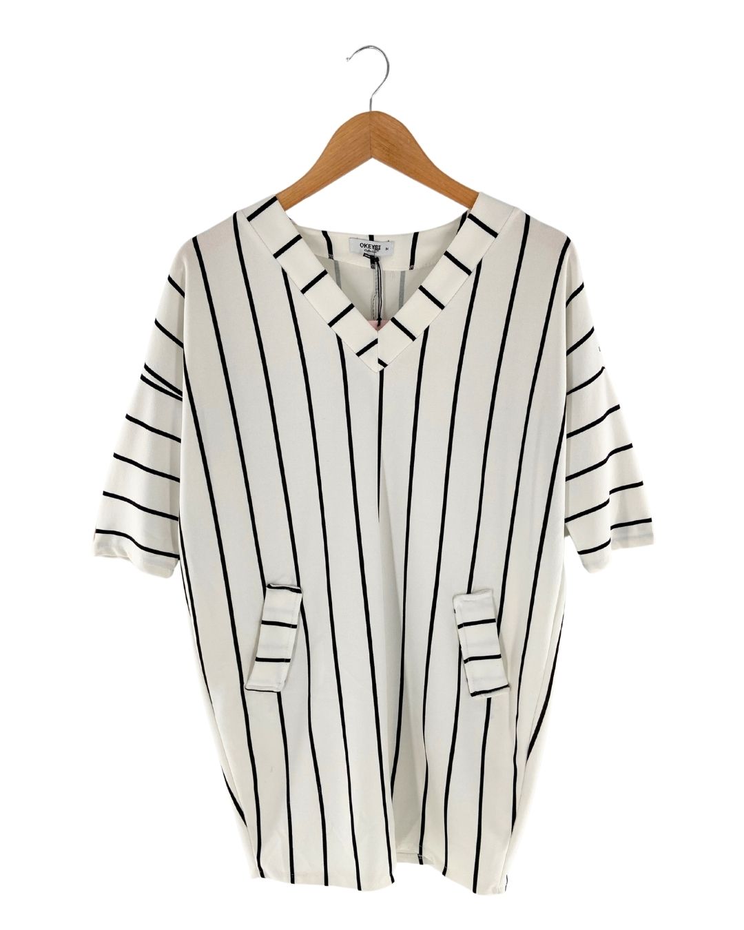 Vestido recto a rayas escote V