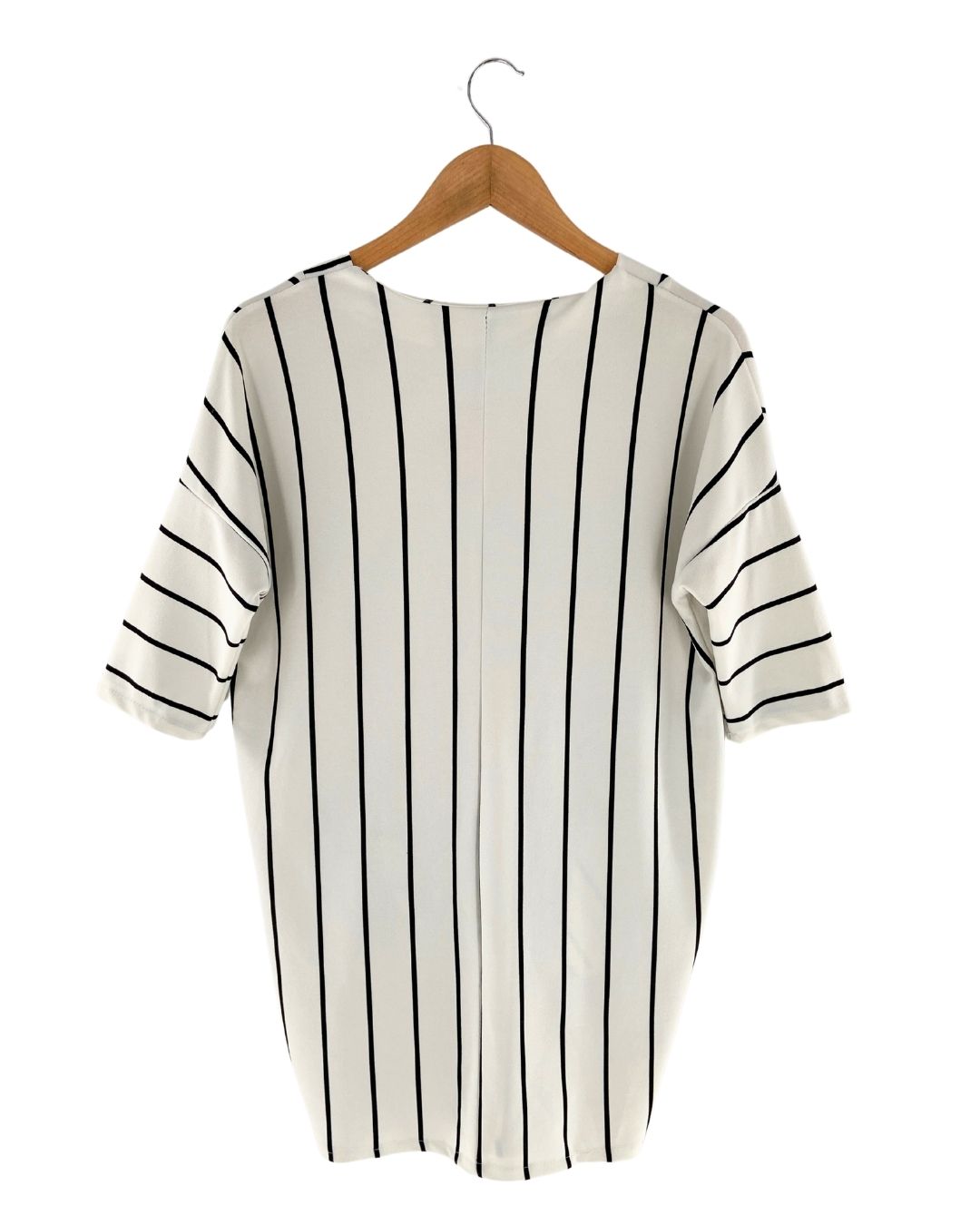 Vestido recto a rayas escote V