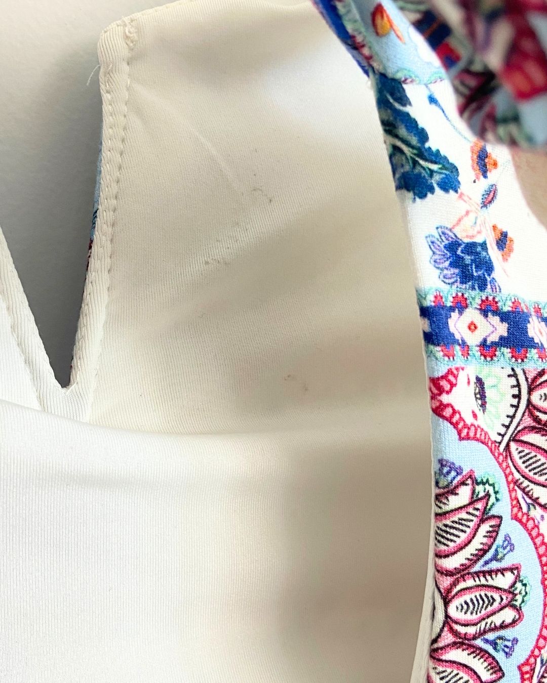 Maxi vestido con print anudado