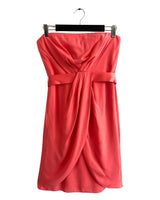 Vestido mini strapless