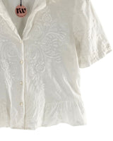 Camisa crop manga corta