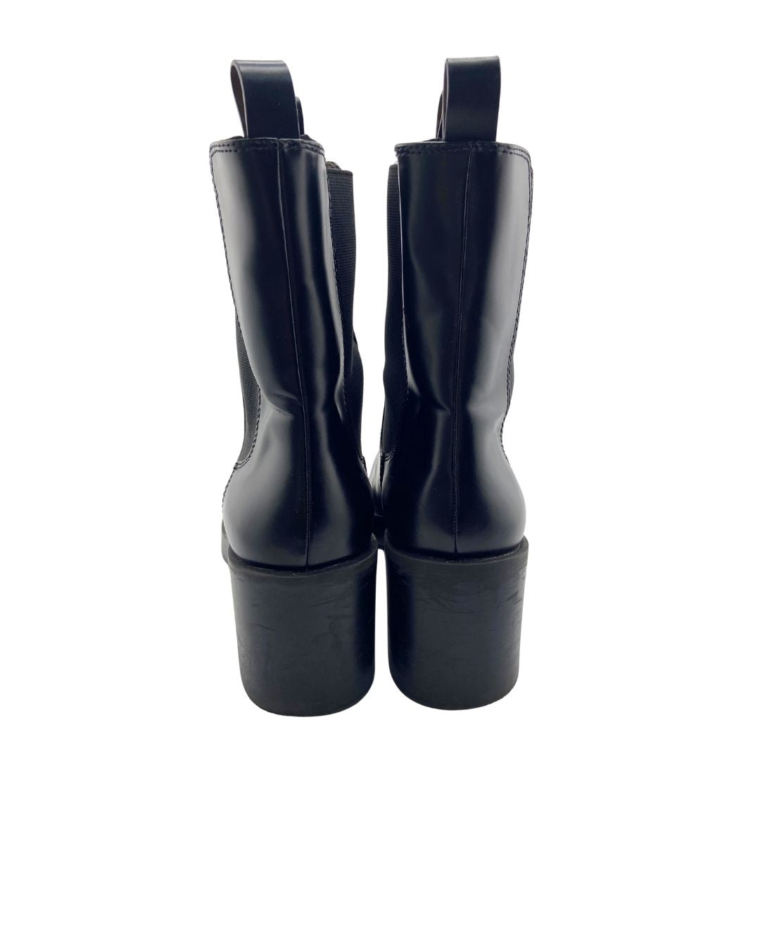 Botas con elásticos laterales