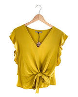 Blusa con vuelo en mangas