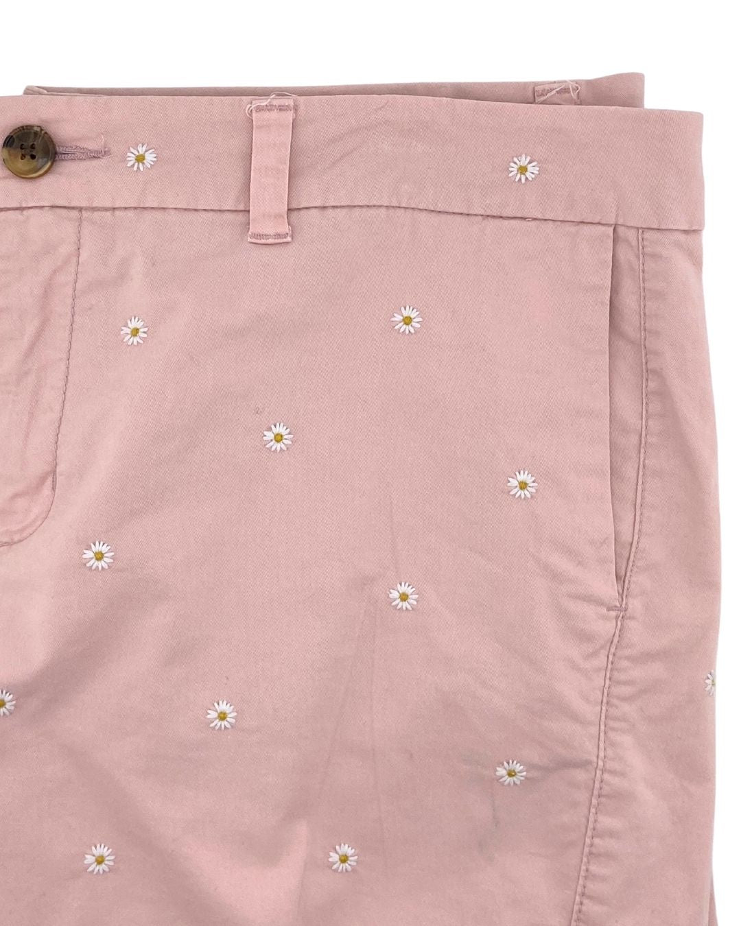 Short midi con flores bordadas