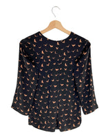 Blusa satinada print aves