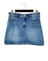 Falda mini en denim rigído