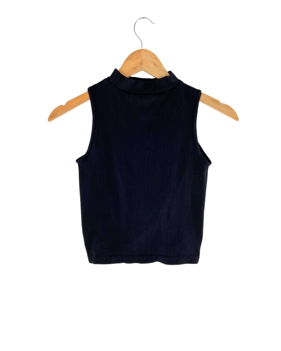Blusa sleeveless crop anudada