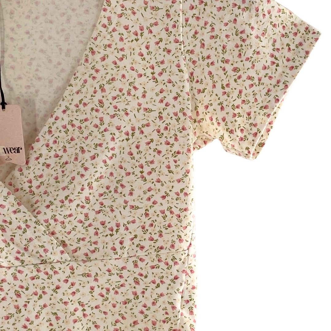 Blusa crop cruzada manga corta