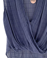 Blusa sleeveless cruzada