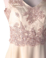 Vestido en blonda
