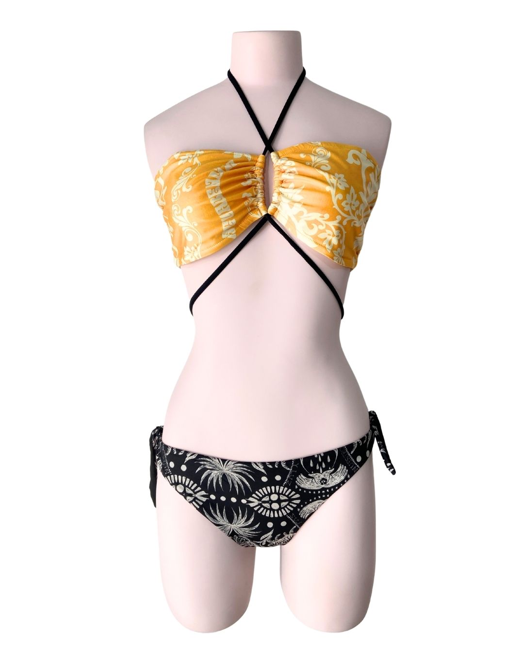 Bikini anudado en laterales