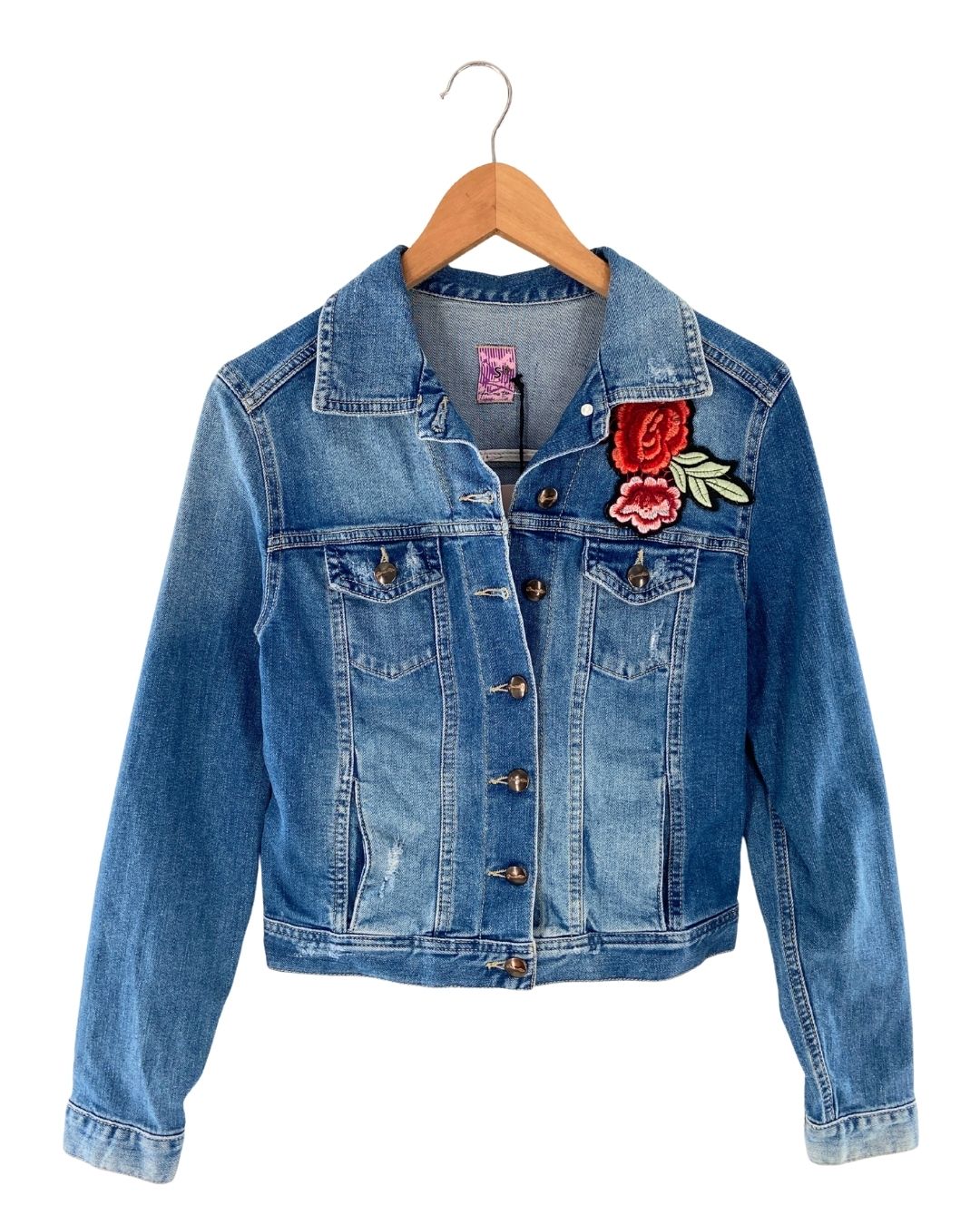 Chaqueta en denim con apliques