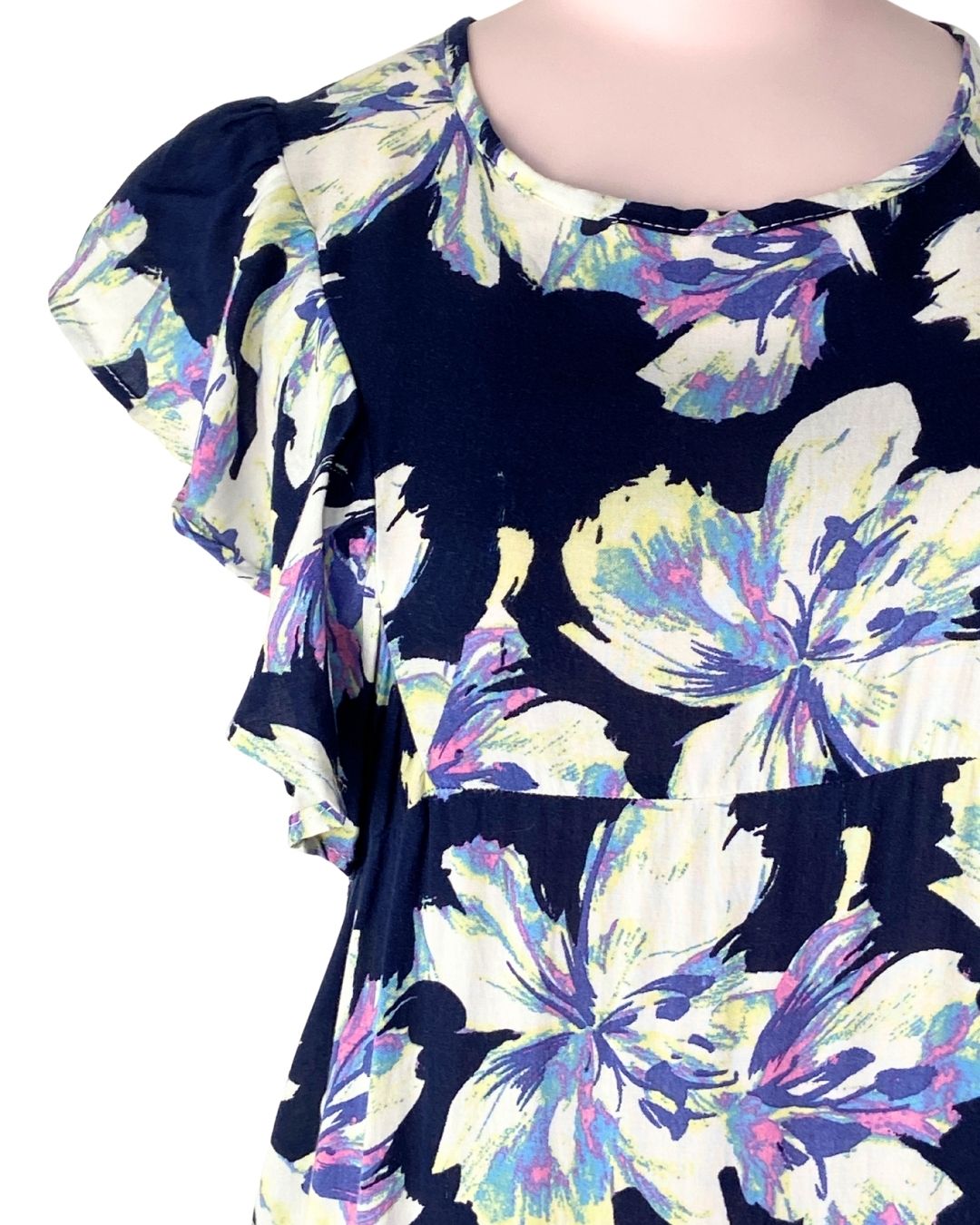 Vestido mini con vuelos