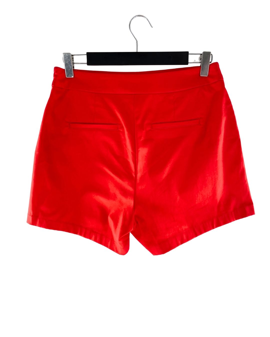 Short mini con botones dorados