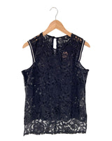 Blusa sleeveless en blonda