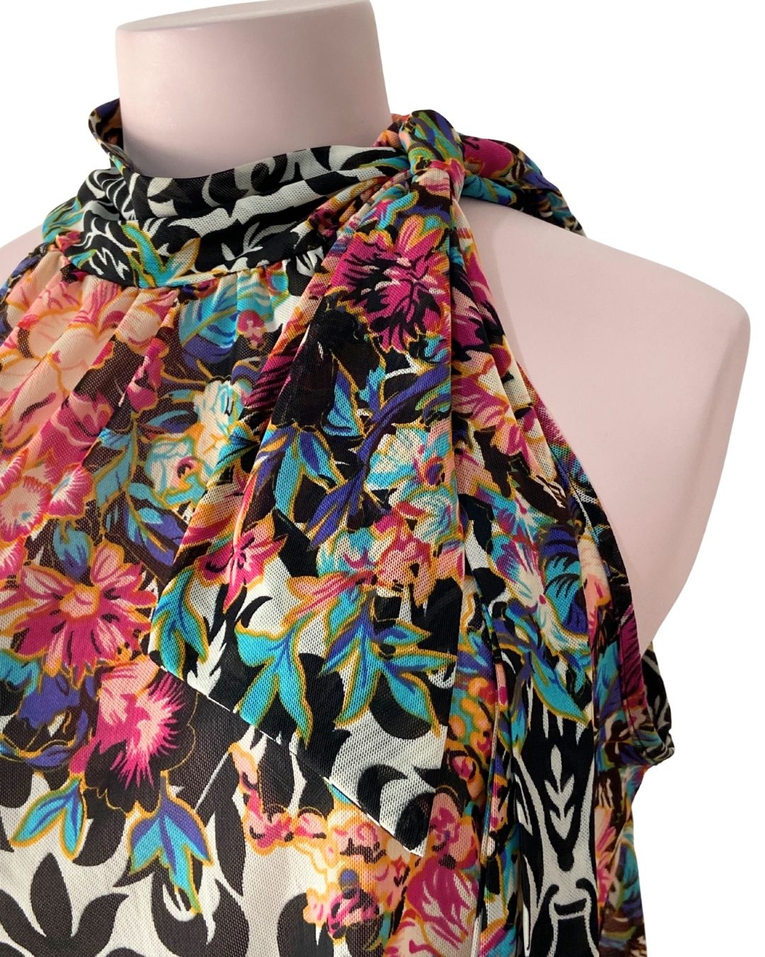 Blusa en mesh cuello halter