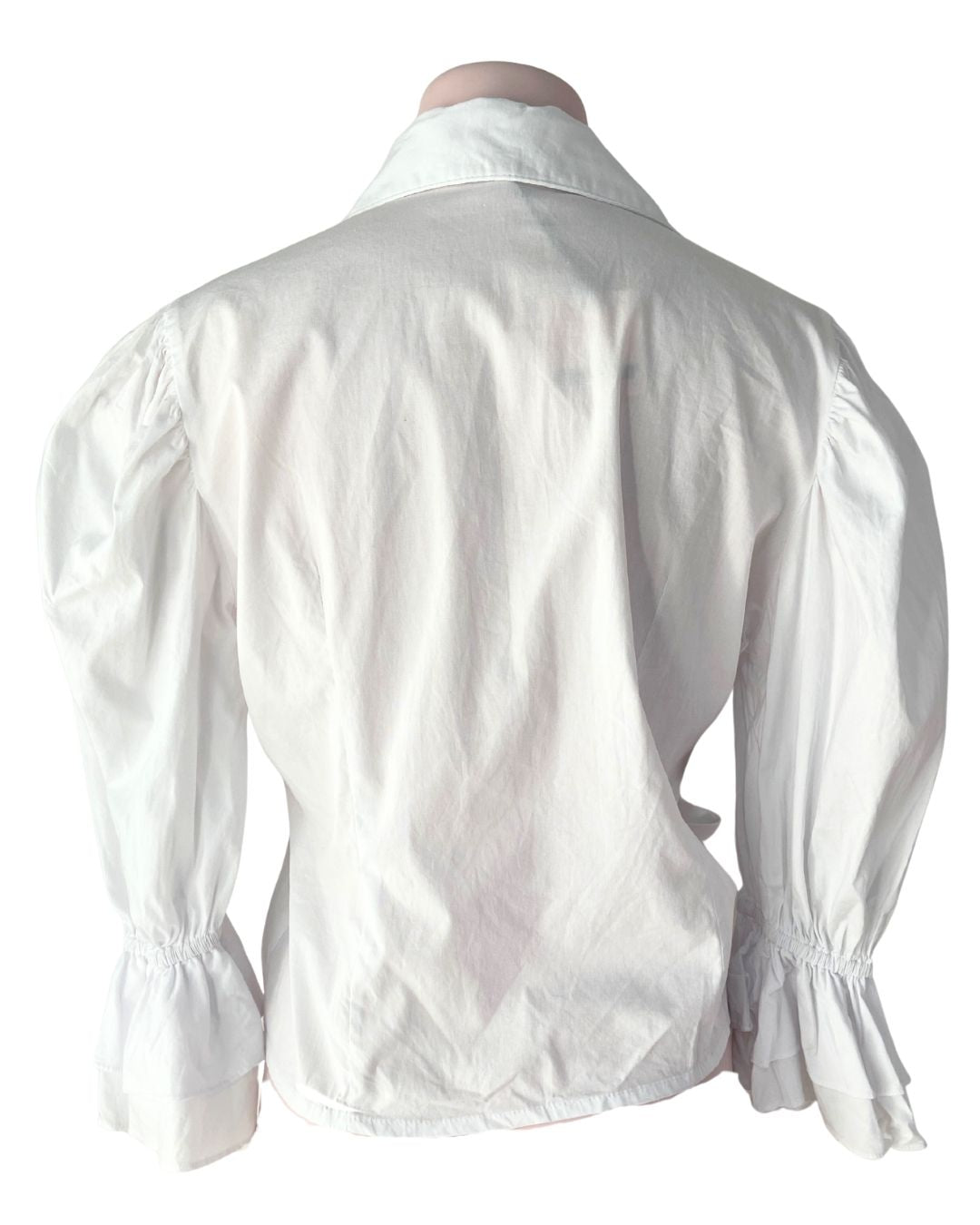Camisa con anudado