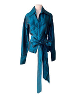 Blusa satinada abotonada