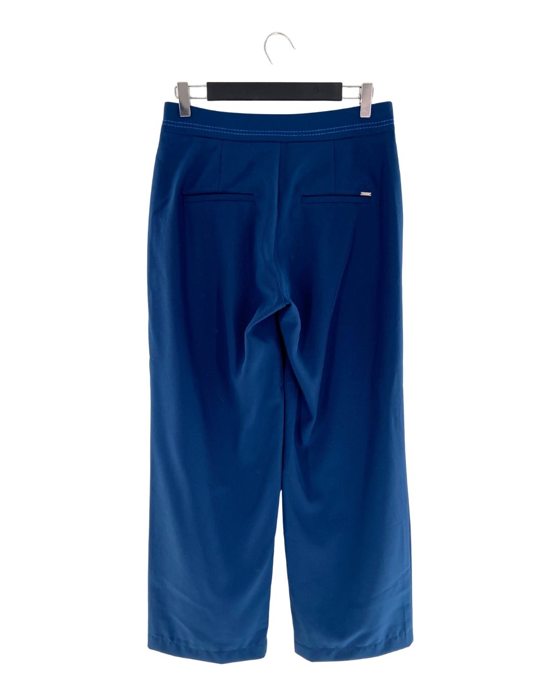 Pantalón suit con textura
