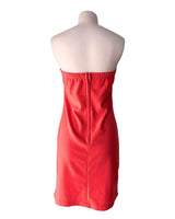 Vestido mini strapless