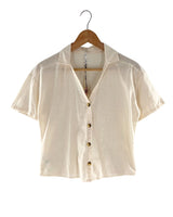 Camisa crop manga corta