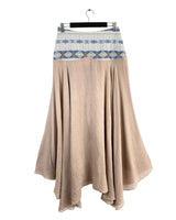 Falda high and low con textura
